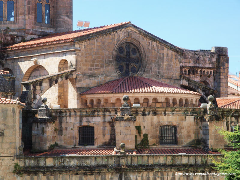 PÓRTICO DEL PARAISO. APOSTOLARIO